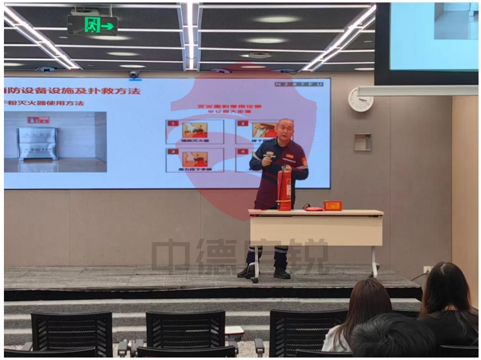 全民消防，生命至上--安全用火用电：全国消防宣传月专题活动火热启动！