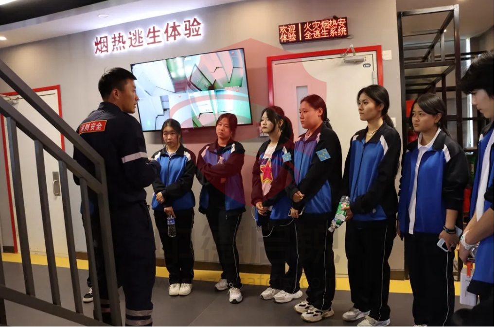 北京供销学校在中德启锐开展全市中小学生安全教育体验活动